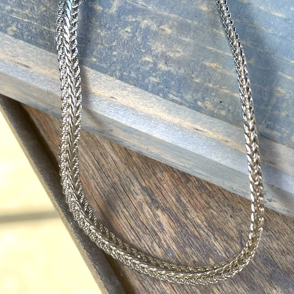 Silver Foxtail Design Necklace